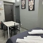 Fanale House Apartman *