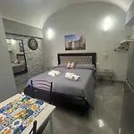 Fanale House Apartman *